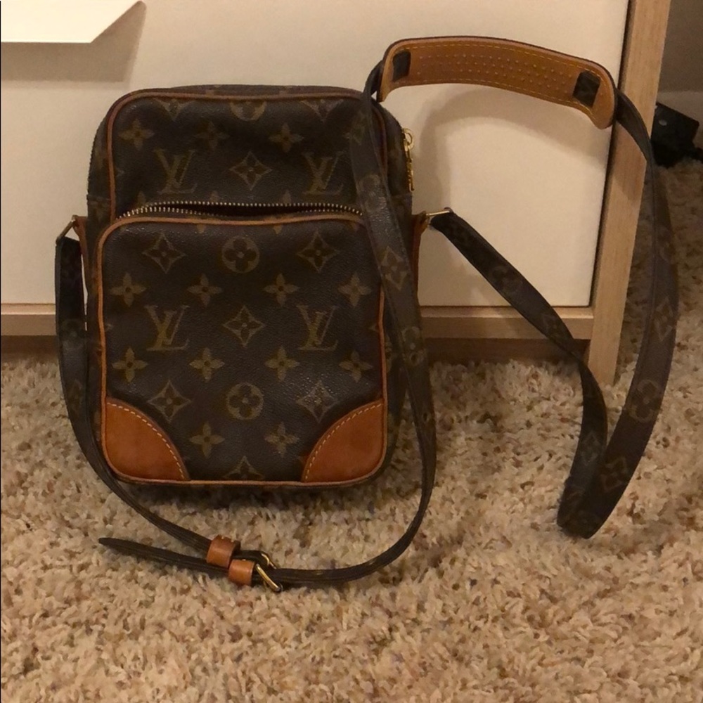 Vintage cross body Louis Vuitton bag